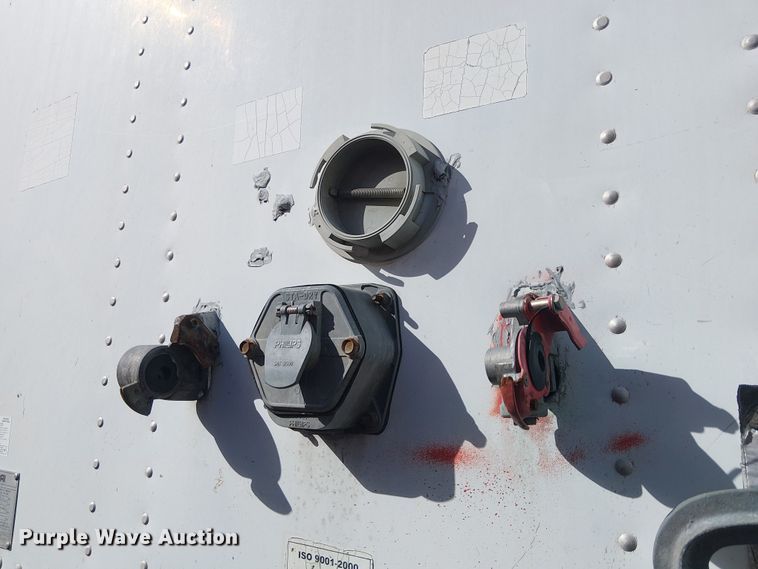 image for item EE5170 2004 Hyundai Translead dry van trailer