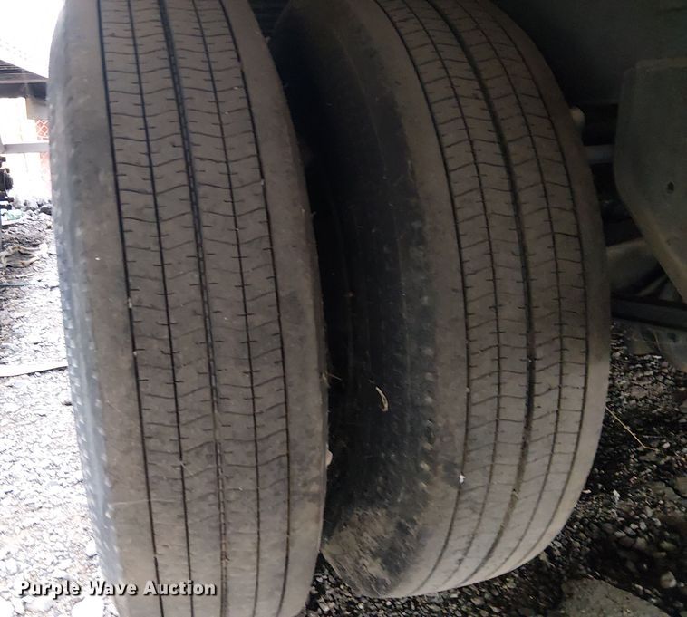 image for item EE5170 2004 Hyundai Translead dry van trailer