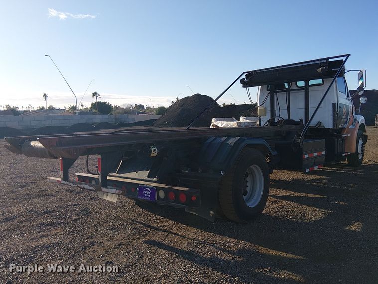 image for item EE5178 2000 Sterling L7500 roll-off container truck