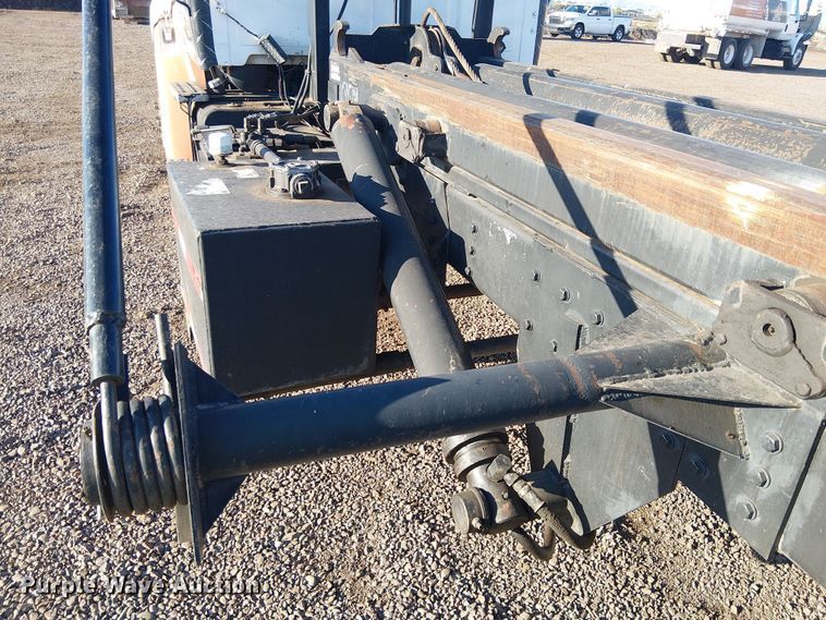 image for item EE5178 2000 Sterling L7500 roll-off container truck