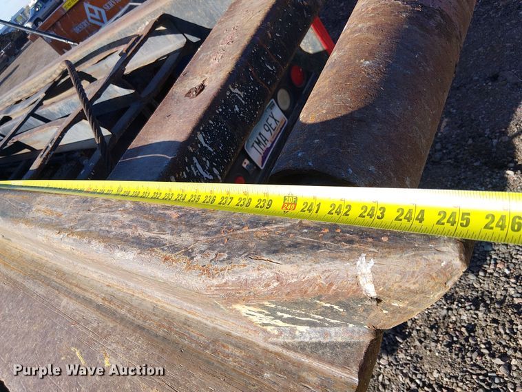 image for item EE5178 2000 Sterling L7500 roll-off container truck