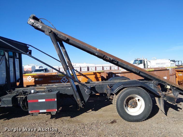 image for item EE5178 2000 Sterling L7500 roll-off container truck