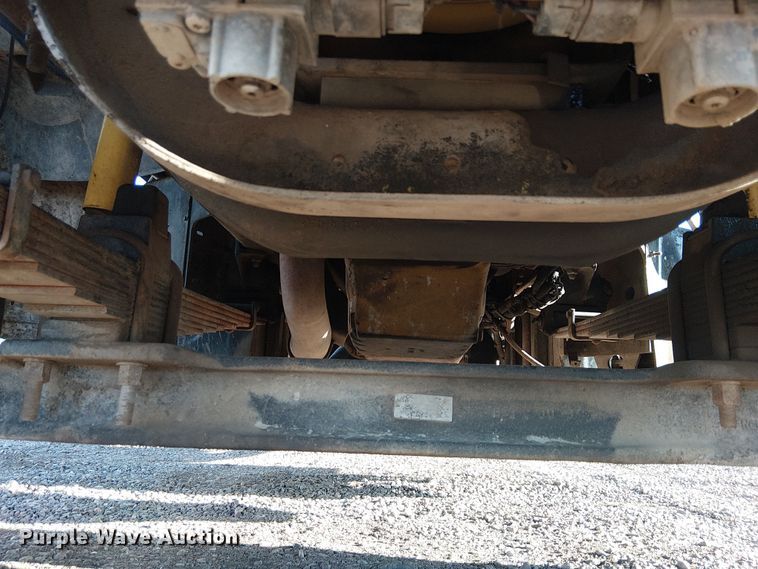 image for item EE5178 2000 Sterling L7500 roll-off container truck