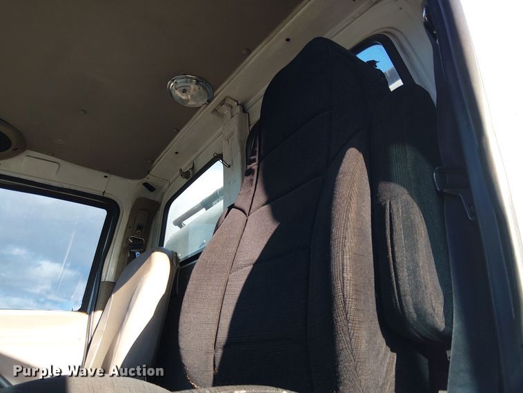 image for item EE5178 2000 Sterling L7500 roll-off container truck