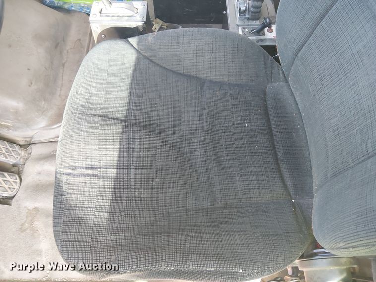 image for item EE5178 2000 Sterling L7500 roll-off container truck