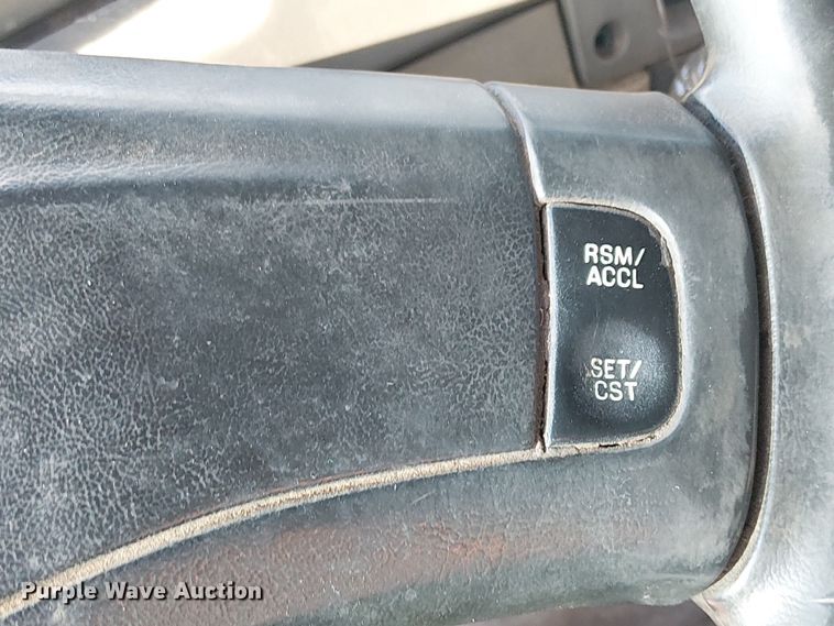 image for item EE5178 2000 Sterling L7500 roll-off container truck