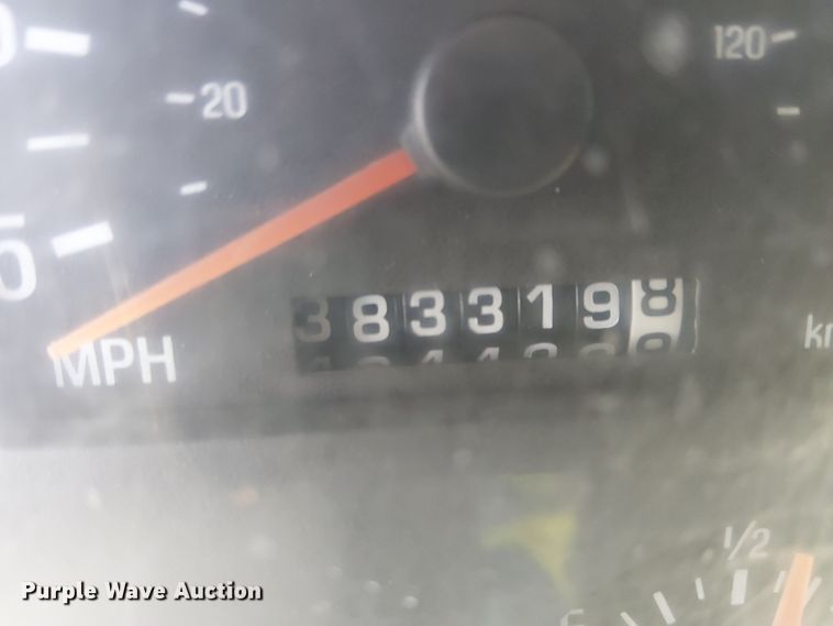 image for item EE5178 2000 Sterling L7500 roll-off container truck