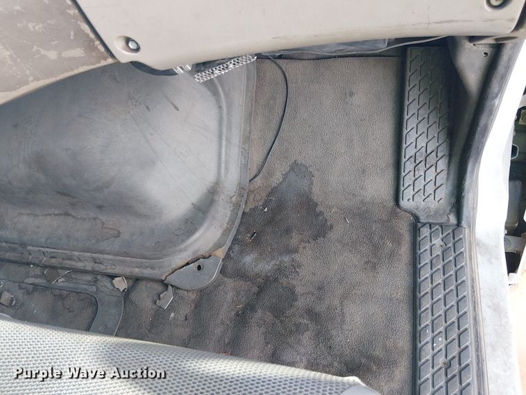 image for item EE5178 2000 Sterling L7500 roll-off container truck