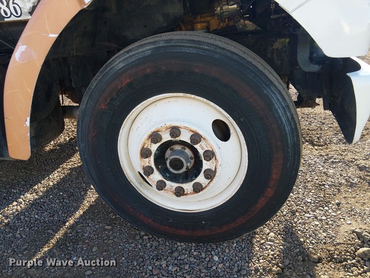 image for item EE5178 2000 Sterling L7500 roll-off container truck