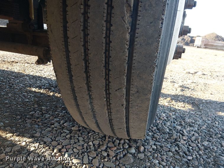 image for item EE5178 2000 Sterling L7500 roll-off container truck