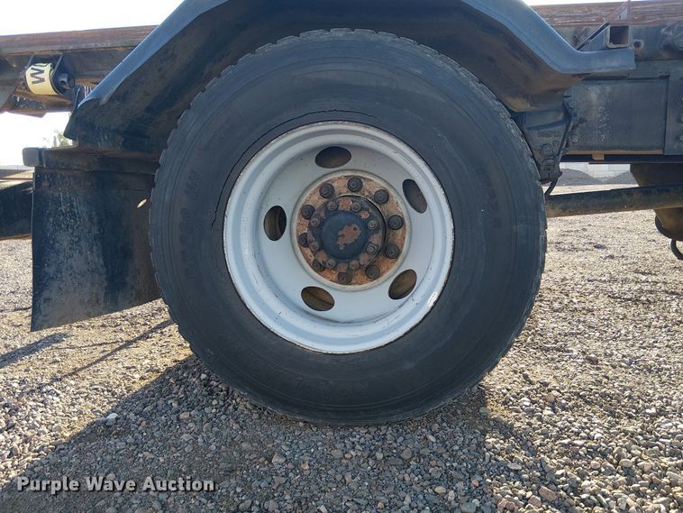 image for item EE5178 2000 Sterling L7500 roll-off container truck