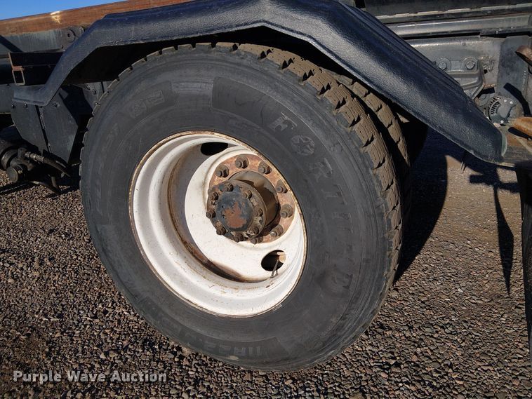 image for item EE5178 2000 Sterling L7500 roll-off container truck