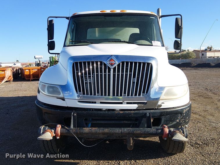 image for item EE5179 2006 International 4400 water truck