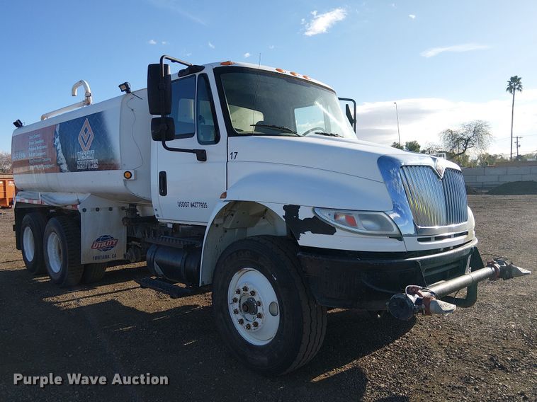 image for item EE5179 2006 International 4400 water truck