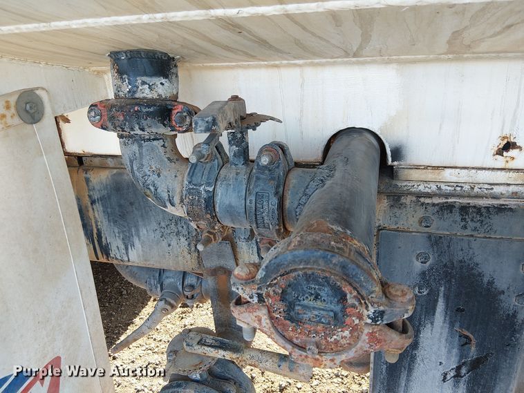 image for item EE5179 2006 International 4400 water truck