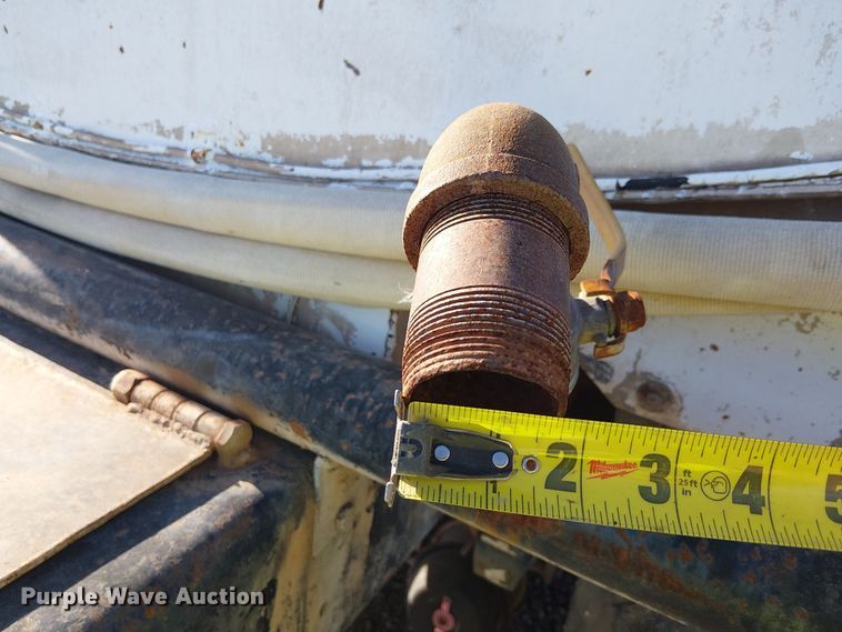 image for item EE5179 2006 International 4400 water truck