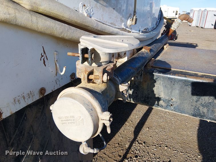 image for item EE5179 2006 International 4400 water truck