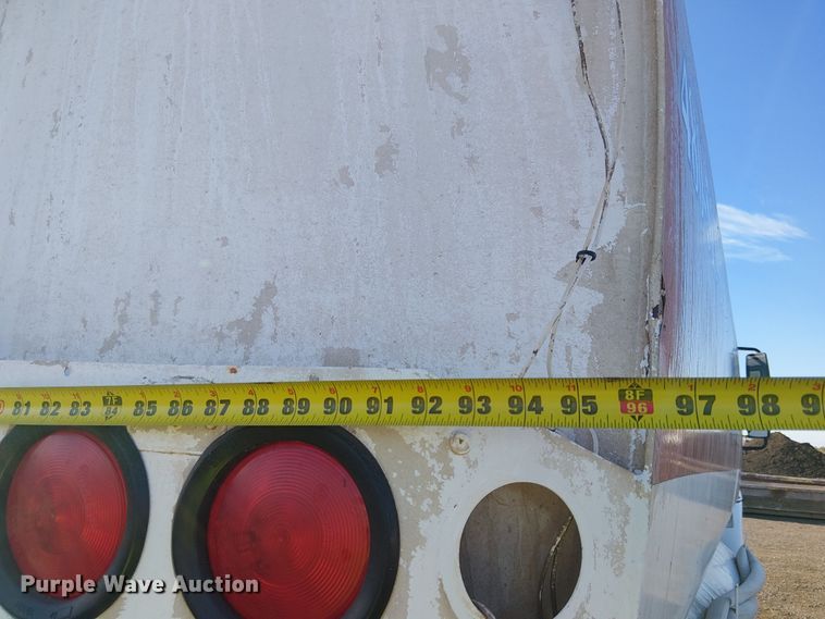 image for item EE5179 2006 International 4400 water truck