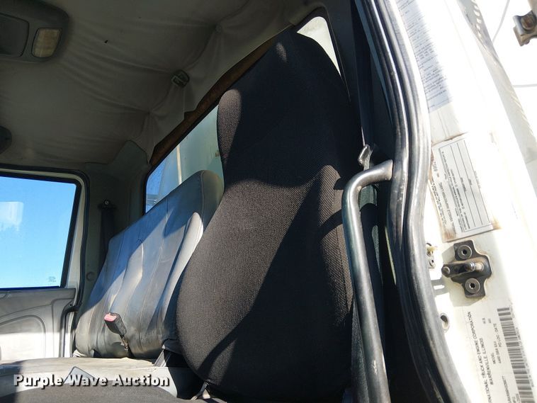 image for item EE5179 2006 International 4400 water truck