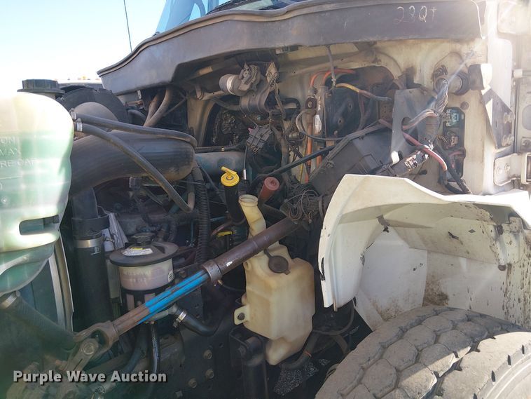 image for item EE5179 2006 International 4400 water truck