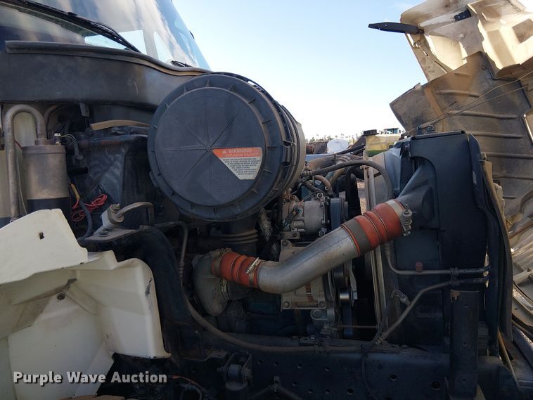 image for item EE5179 2006 International 4400 water truck