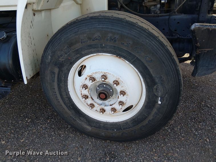 image for item EE5179 2006 International 4400 water truck