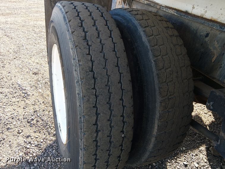 image for item EE5179 2006 International 4400 water truck