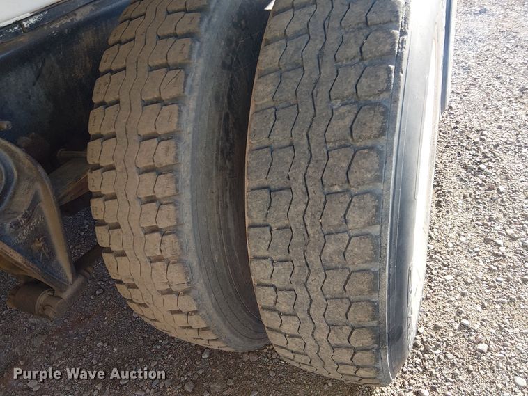 image for item EE5179 2006 International 4400 water truck