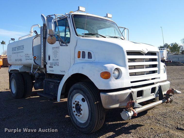 image for item EE5181 1999 Sterling L7501 water truck