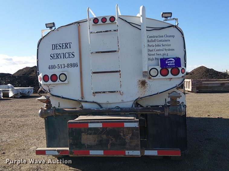 image for item EE5181 1999 Sterling L7501 water truck