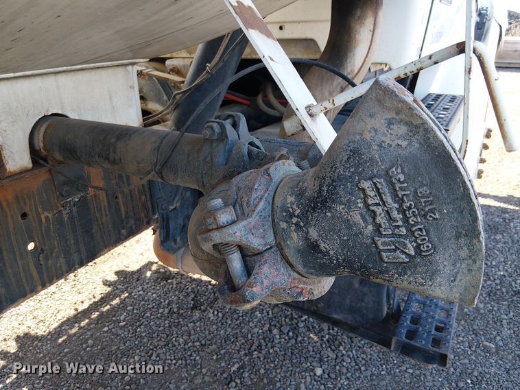 image for item EE5181 1999 Sterling L7501 water truck