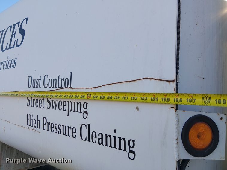 image for item EE5181 1999 Sterling L7501 water truck