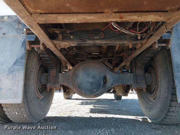 image for item EE5181 1999 Sterling L7501 water truck