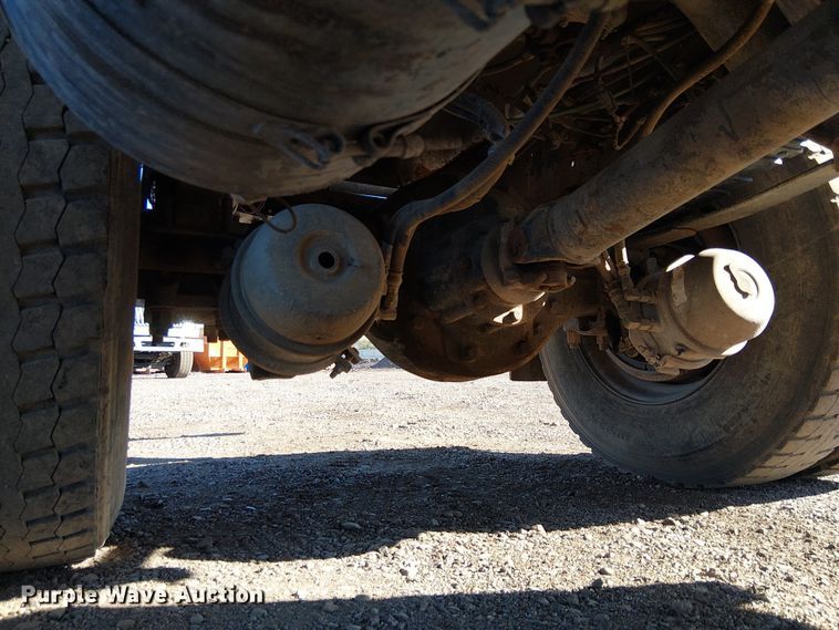 image for item EE5181 1999 Sterling L7501 water truck