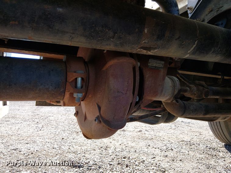 image for item EE5181 1999 Sterling L7501 water truck