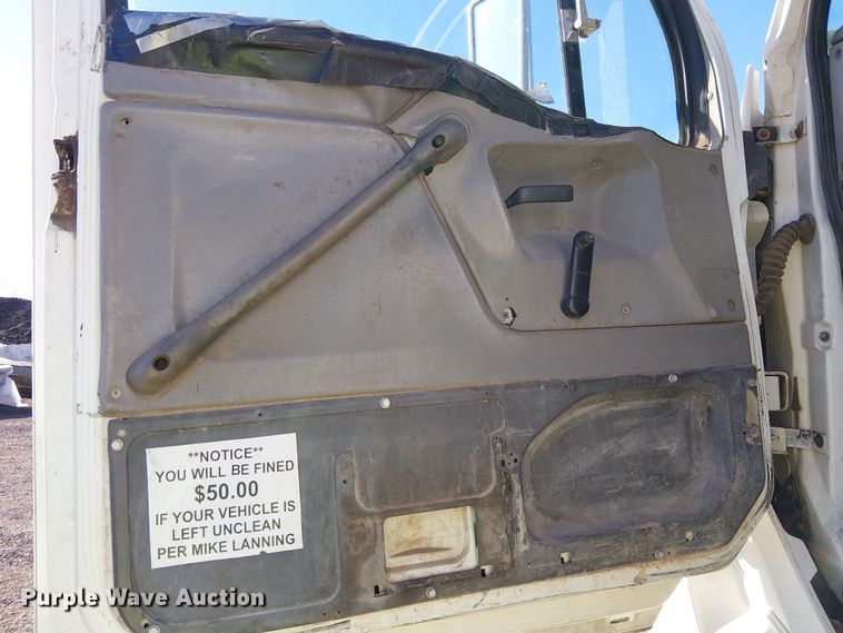 image for item EE5181 1999 Sterling L7501 water truck