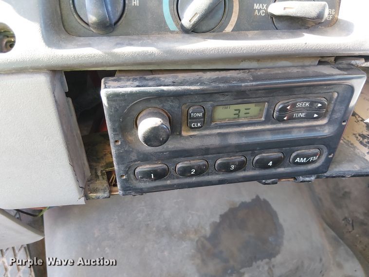 image for item EE5181 1999 Sterling L7501 water truck