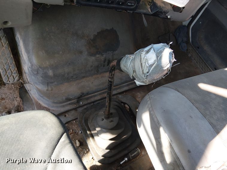 image for item EE5181 1999 Sterling L7501 water truck