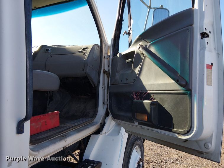 image for item EE5181 1999 Sterling L7501 water truck