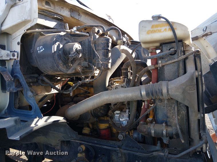 image for item EE5181 1999 Sterling L7501 water truck