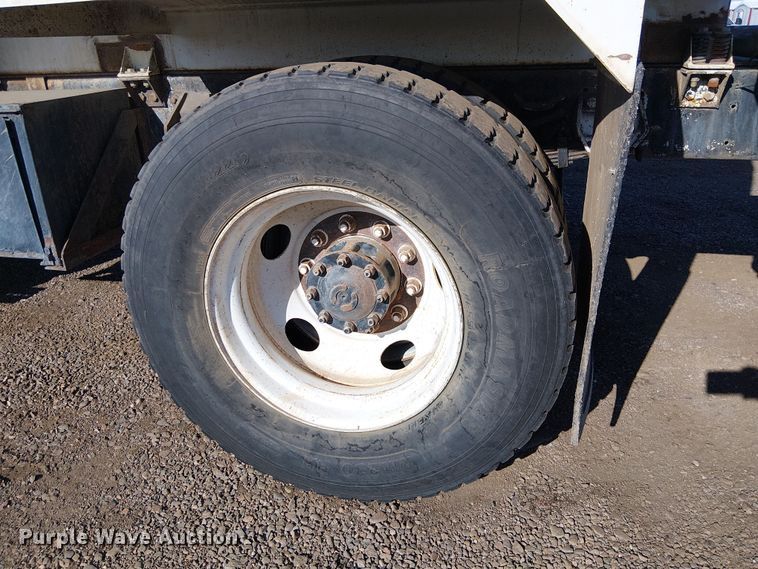 image for item EE5181 1999 Sterling L7501 water truck