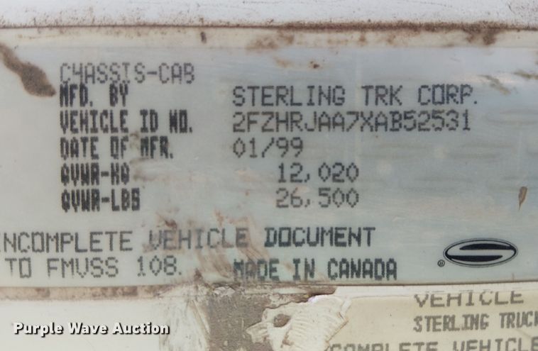 image for item EE5181 1999 Sterling L7501 water truck