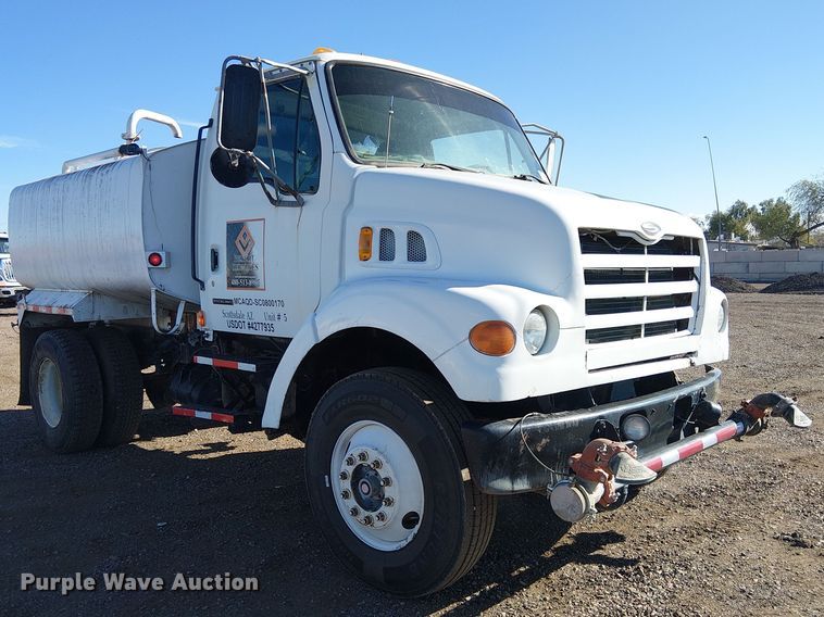 image for item EE5182 2000 Sterling L7500 water truck