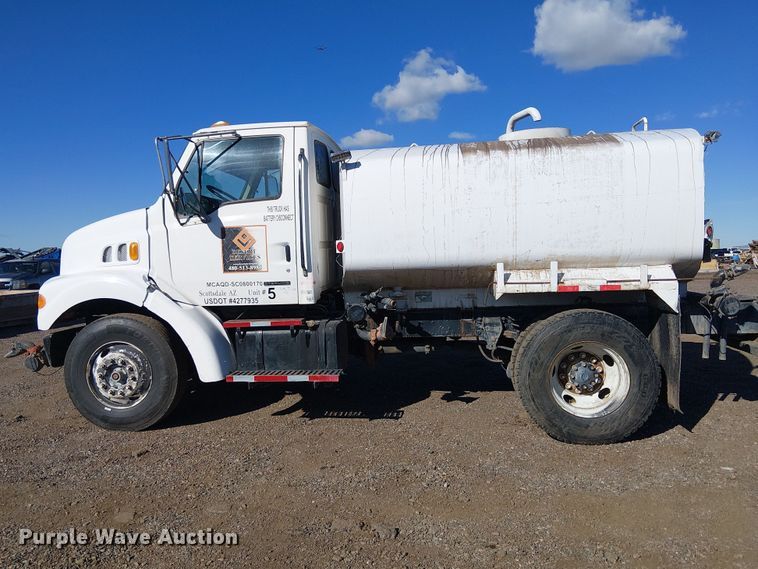 image for item EE5182 2000 Sterling L7500 water truck