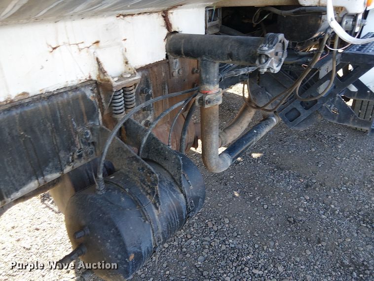 image for item EE5182 2000 Sterling L7500 water truck