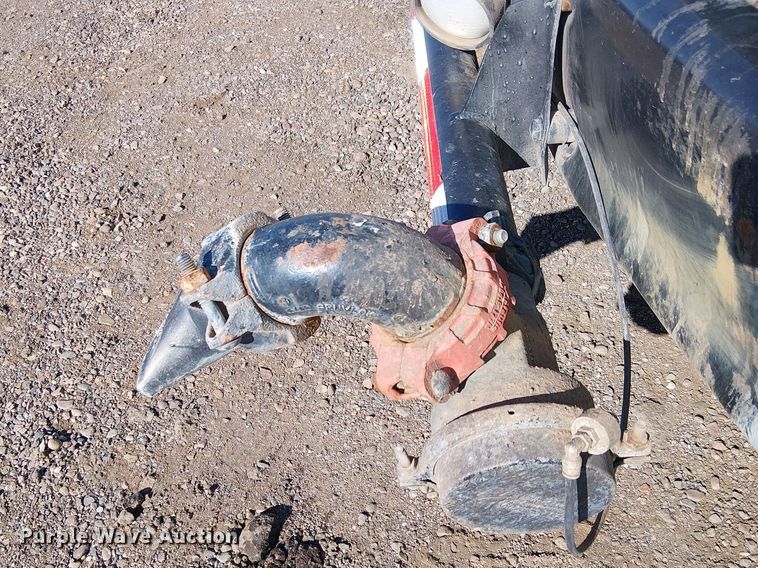 image for item EE5182 2000 Sterling L7500 water truck