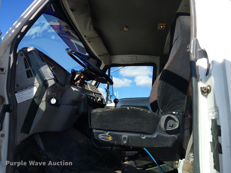 image for item EE5182 2000 Sterling L7500 water truck