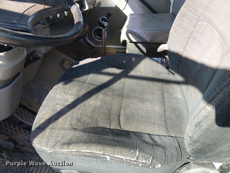 image for item EE5182 2000 Sterling L7500 water truck