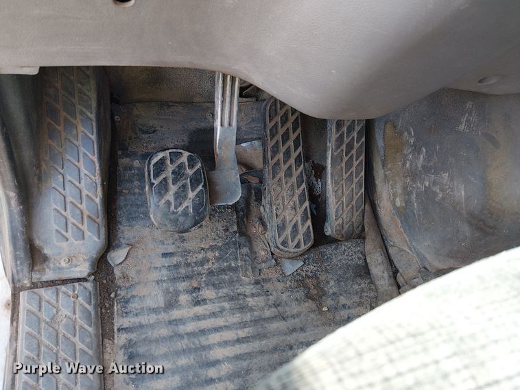 image for item EE5182 2000 Sterling L7500 water truck