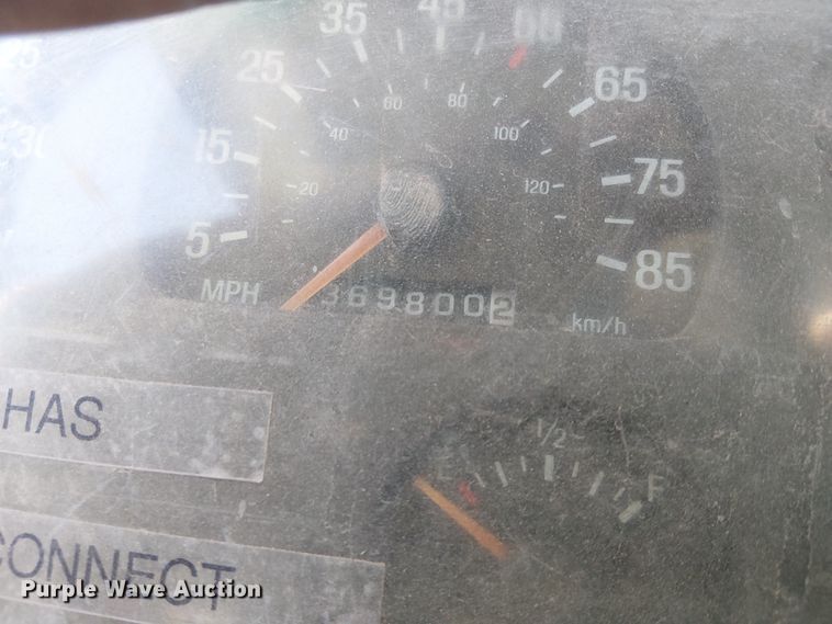 image for item EE5182 2000 Sterling L7500 water truck